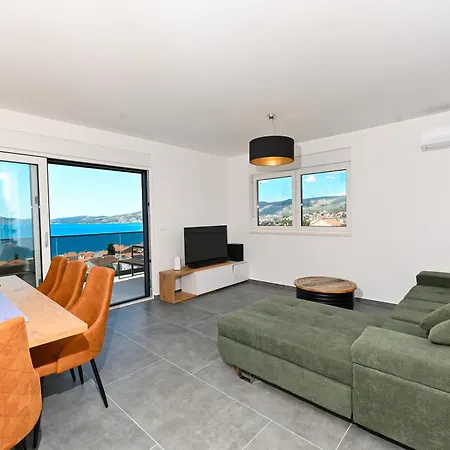 Penthouse Bluesky Apartment Okrug Gornji