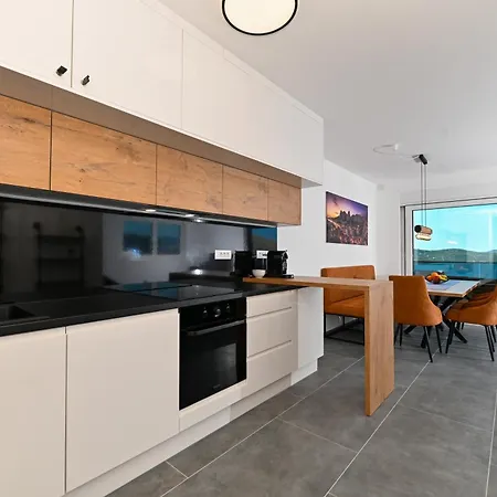 Penthouse Bluesky Apartment